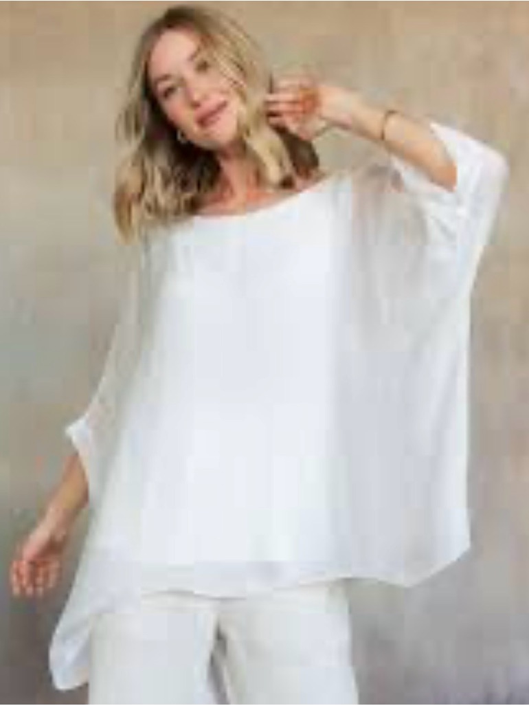 Cobblestone Living’s Mona Silk Blend Overlay Top With Batwings Os